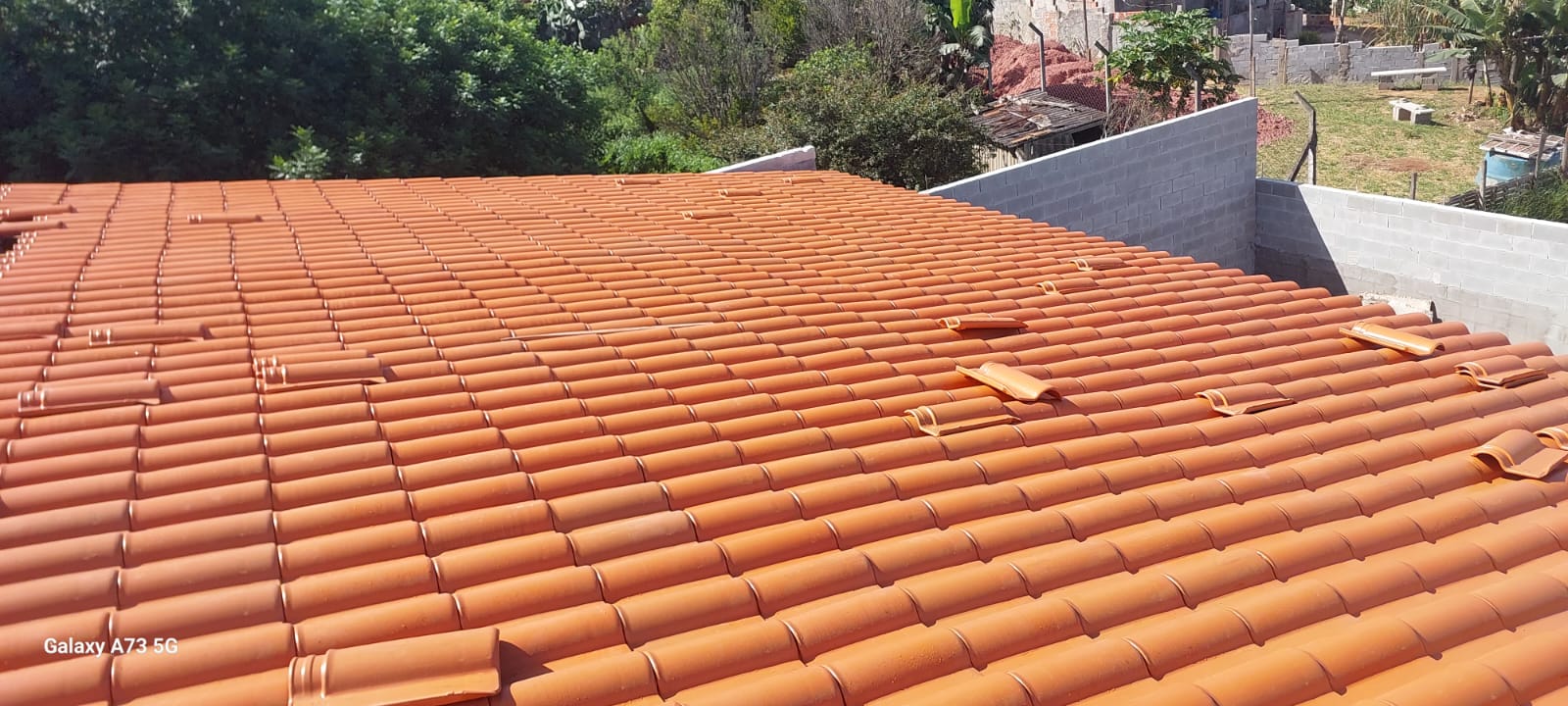 Telhado residencial de cerâmica concluído